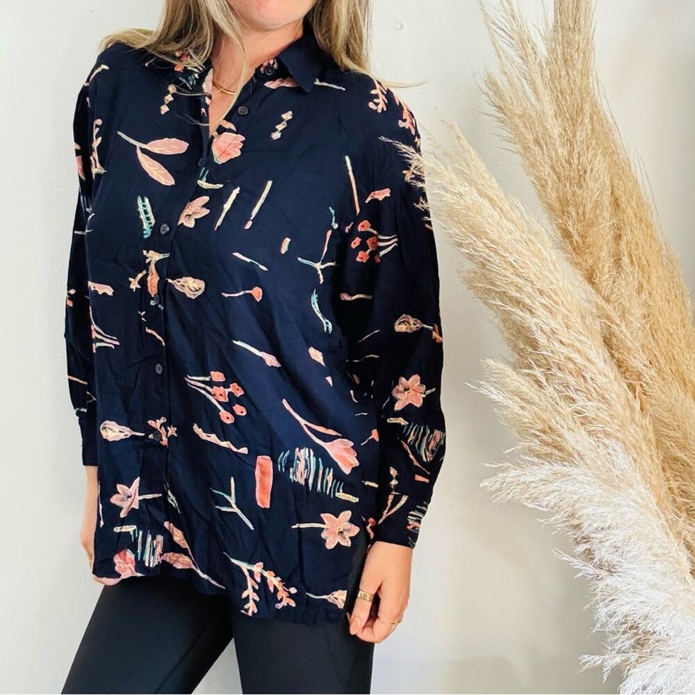VINTAGE 90s SAND PIPER Dark Navy Blue Beige Abstract Floral Blouse Shirt Top M - Picture 14 of 14